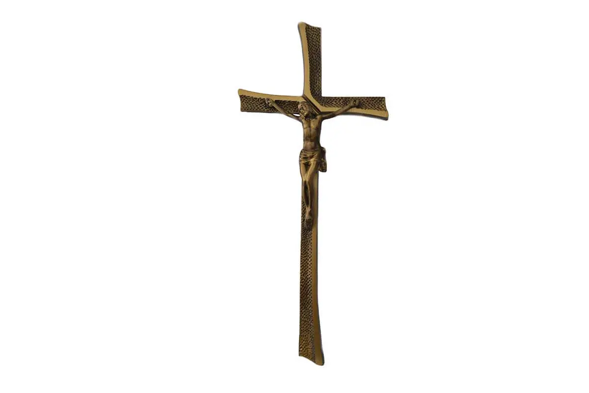 Akcesoria nagrobkowe - jezus na krzyżu skośnym